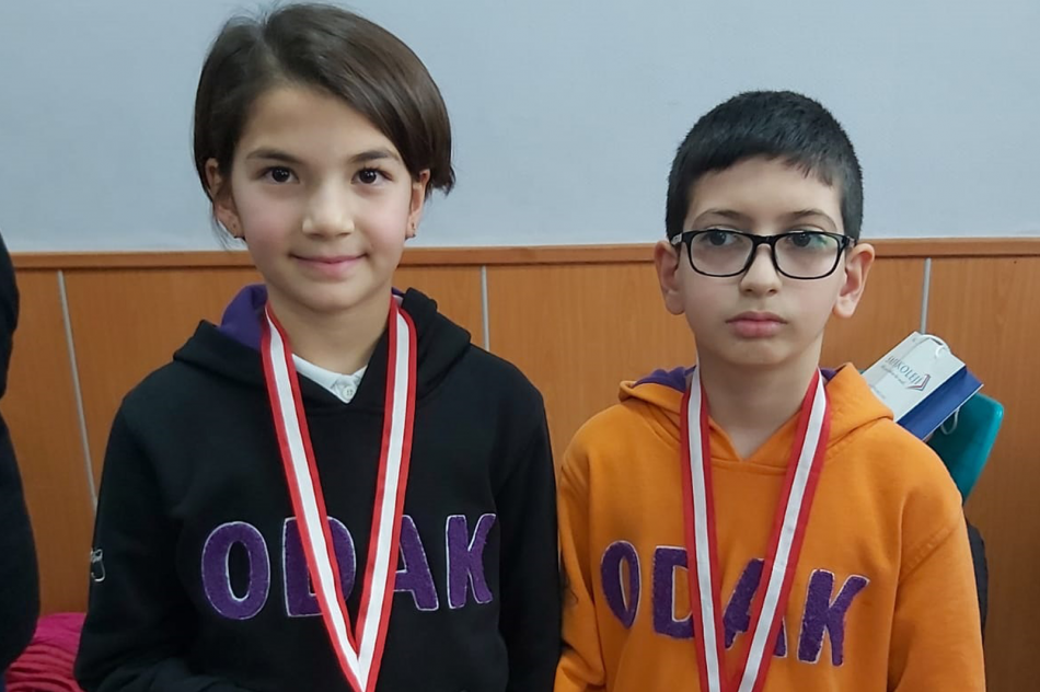2020/01/1578578947_qbItz_-_OemUer_paSa_polat_-_equllIbrIo_-_azra_nehIr_genC_UeCUenCUeler.png
