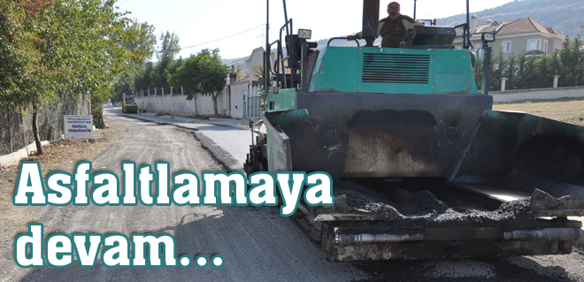 Asfalt çalışmalarında devam ediyor