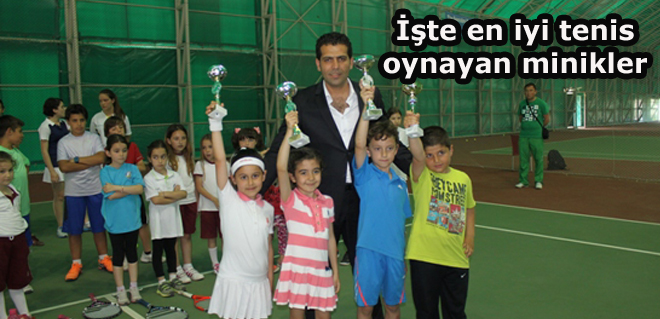 İşte en iyi tenis oynayan minikler