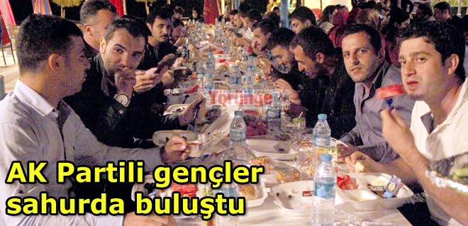 AK Partili gençler sahurda buluştu