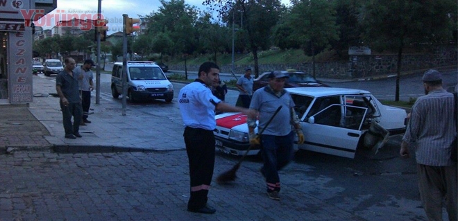 Yeni asker olacak genç kaza yaptı