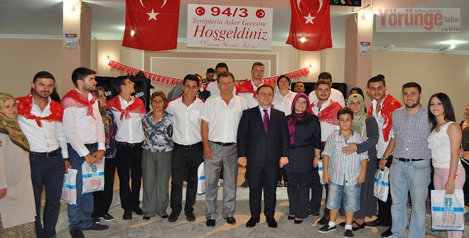 Belediye yetkilileri asker gecesine katıldı