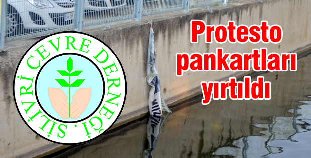 Protesto pankartları yırtıldı