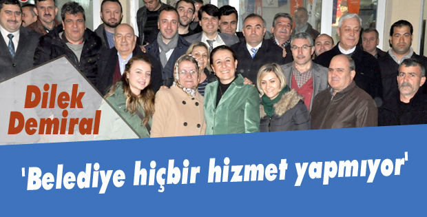 'Belediye hiçbir hizmet yapmıyor'