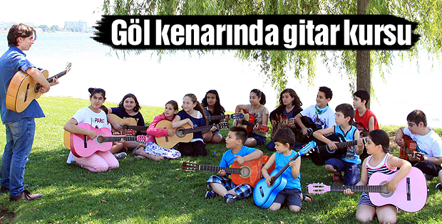 Göl kenarında gitar kursuna büyük ilgi