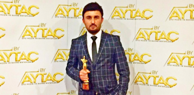 ByAytaç ödüle doymuyor!