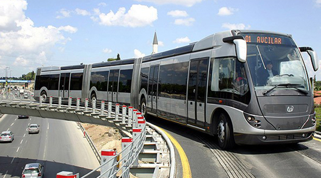 Silivri'ye metrobüs geliyor