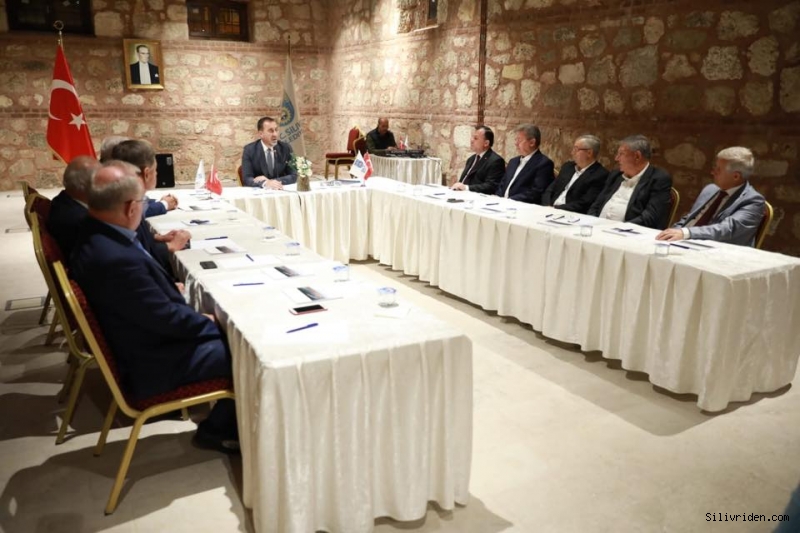 Başkan Yılmaz eski başkanlar ile toplantı yaptı