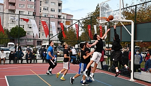 Gençler, Basketbol Turnuvası’nda kıyasıya yarıştı