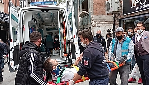 Silivri'de bir işçi çalıştığı binanın 3. katından boşluğa düştü