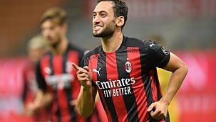 Hakan Çalhanoğlu kimdir? Hakan Çalhanoğlu kaç yaşında, nereli, hangi takımlarda oynadı?
