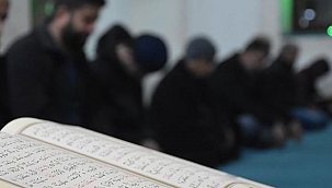 Kunut duası nasıl okunur? Kunut duasının Türkçe Arapça okunuşu ve tefsiri