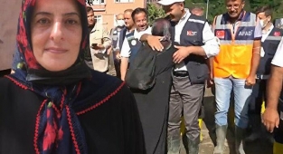 Bakan Murat Kurum'a sarılıp ağlayan Gülizar, o anları anlattı