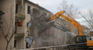 Büyükçekmece’de 61 ailenin daha deprem kabusu son buldu