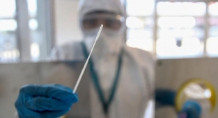 Aşısızlara PCR testi zorunluluğu kaldırıldı