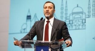 Başkan Yılmaz: ''Elinizi Atatürk'ün üzerinden çekin, sesinizi kesin!''