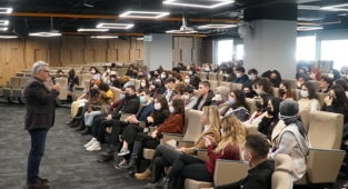 Liseliler ‘İstinye Üniversitesi Lise Kış Kampı’nda üniversite yaşamını deneyimledi