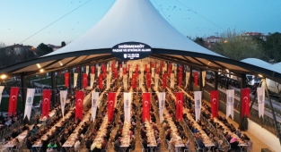 Binlerce vatandaş iftarda buluşuyor
