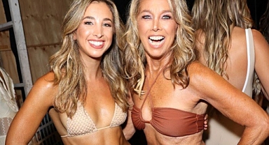 Anne kız bikini show