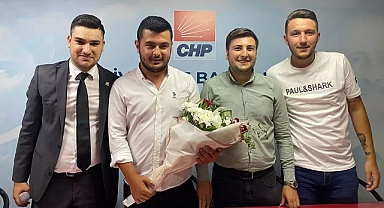 CHP'li gençlerde bayrak değişimi