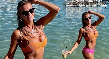 Ivana Sert'ten deniz pozları