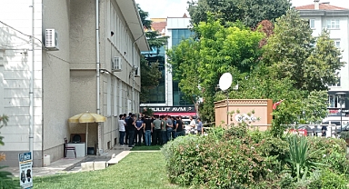 Silivri'de Kaymakamlık binasında polislere saldırı: Etkisiz hale getirildi