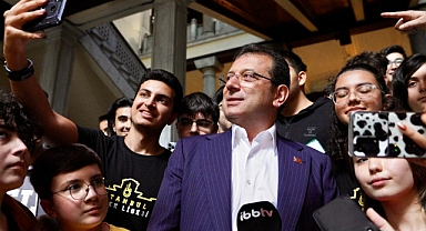 İmamoğlu ‘erteleme’ kararını öğrencilerin arasında yanıtladı
