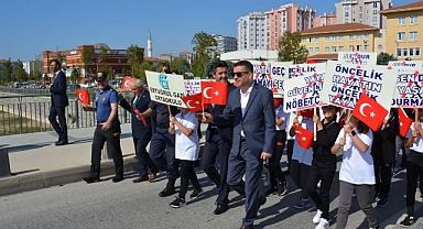 Öğrenciler yaya önceliğine dikkat çekti