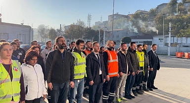 İstanbul Ata'sına saygı duruşundaydı