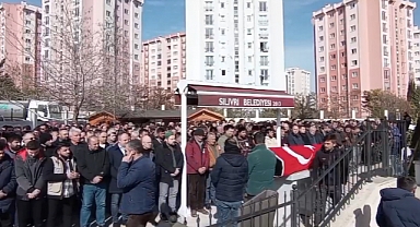 Depremde hayatını kaybeden Gökhan öğretmen toprağa verildi