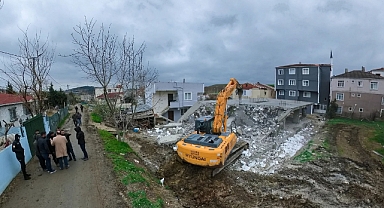 24 kaçak yapı daha belediye ekipleri tarafından yıkıldı