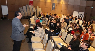 Küçükçekmece'de belediye personeline resmi yazışma kuralları eğitimi