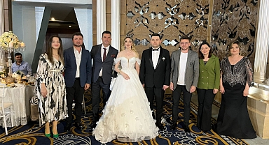 Mustafa Altınkök, kızını evlendirdi