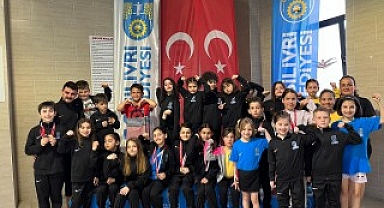 Silivri'de paletli yüzme bahar şenliği düzenledi