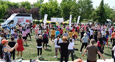 Büyükçekmeceli kadınlar zumba etkinliğinde buluştu
