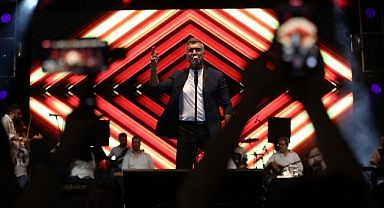 61. Yoğurt Festivali'ne özcan deniz ile muhteşem final