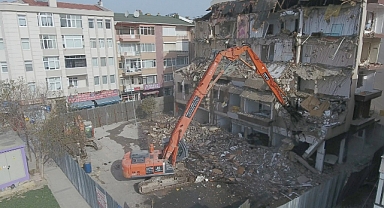 Silivri'de deprem sonrası 411 bina yıkıldı