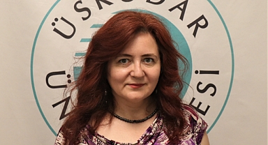 Çevirmenler, Kültür uzmanı olarak aktif rol oynuyor