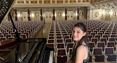 Cumhuriyetimizin 100.Yılında ilham veren genç piyanistimizin Almanya Turnesindeki büyük başarısı
