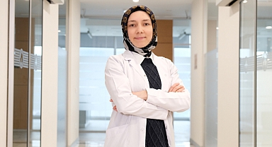 Yumuşak fırçalar temizlemiyor, sert fırçalar diş eti çekilmesi yapıyor