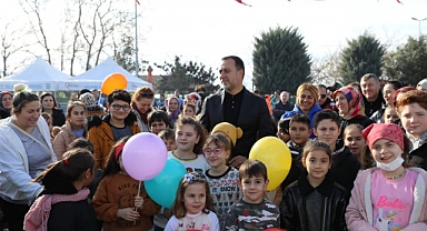 Silivri'de çocuklar bu sene de buz pateni keyfi yapıyor