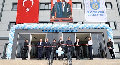 Silivri'nin geçmiş dönem belediye başkanlıkları ek hizmet binasını Başkan Yılmaz ile birlikte açtı