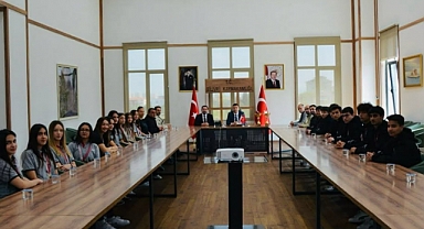 Voleybol şampiyonlarından Kaymakam Toğan’a ziyaret