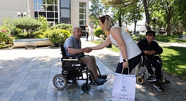 Silivri Belediyesi’nden Huzurevlerine bayram ziyareti