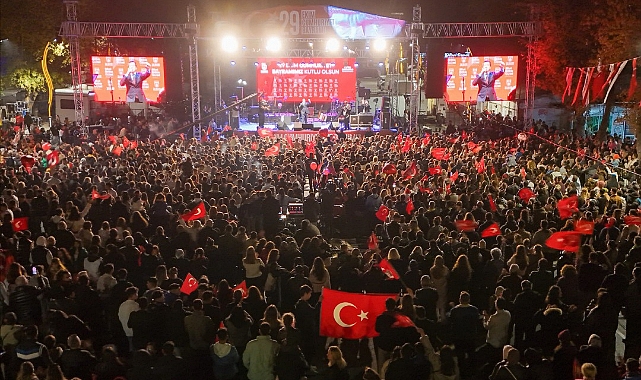 Silivri’de 29 Ekim Coşkusu: Fener Alayı ve Pau Konseriyle tarihi kutlama