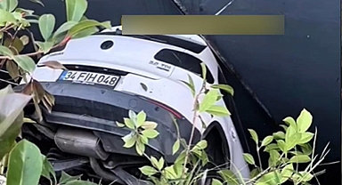 Kontrolden Çıkan Araç 9 Araca Çarptı, Boşluğa Uçtu