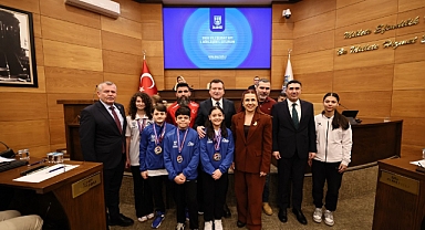Silivri Belediyesi Meclisi başarılı sporcuları ağırladı