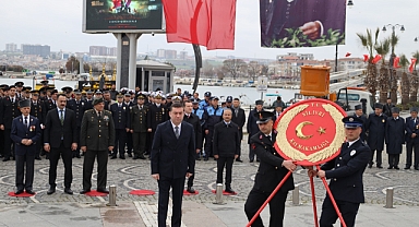 18 Mart törenlerinde çelenk sunumu gerçekleştirildi
