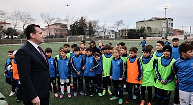 Başkan Balcıoğlu'ndan çocuklara ziyaret