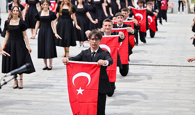 Silivri’de 250 kişilik zeybek gösterisi 
